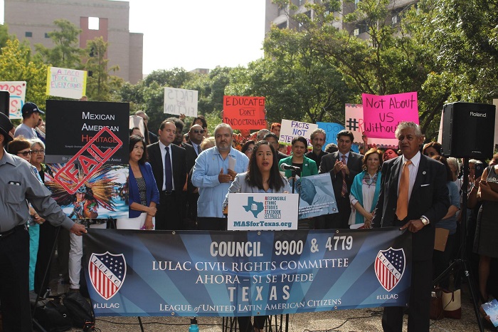 Activists in Texas demonstrate against the proposed textbook Mexican American Heritage. Texas Freedom Network 